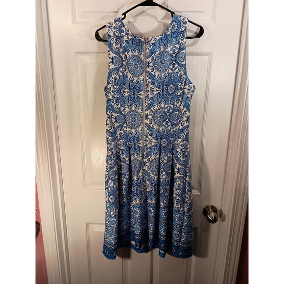 Gabby Skye Dress Size 12 Blue And White Sleeveless - Picture 3 of 8
